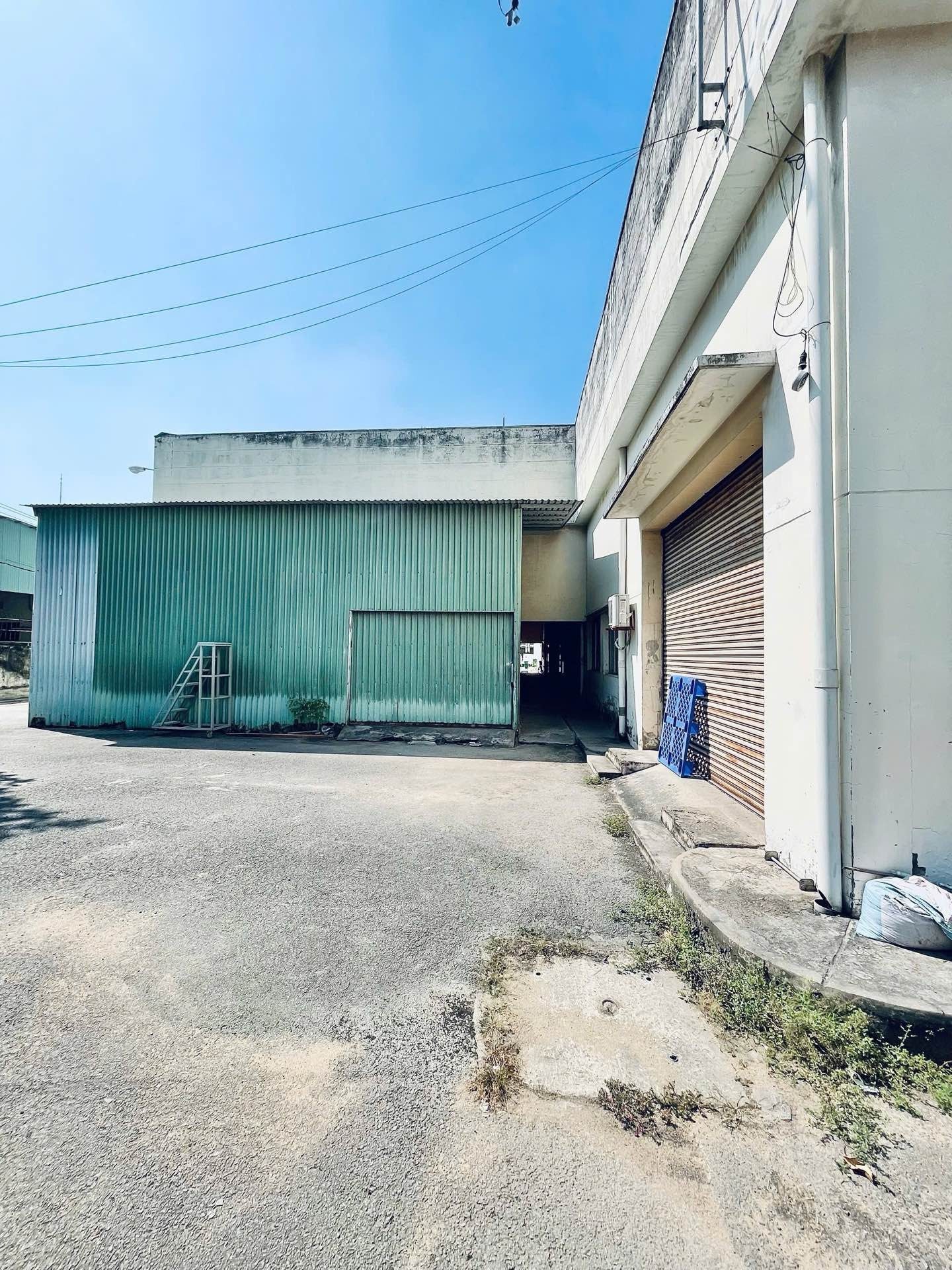 Bán Xưởng Sản Xuất QL1a - Đông Hưng Thuận. Hơn 4.000m2(54m x74m) Dòng tiền đang cho thuê 15.000 USD~400tr/tháng. Chào :295 T còn TL