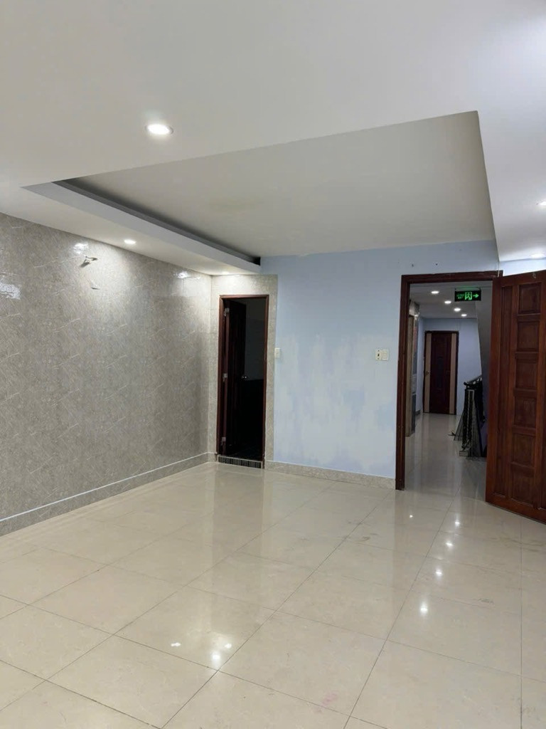 Bán nhà 7 tầng mặt tiền Nguyễn Thái học  Quận 1