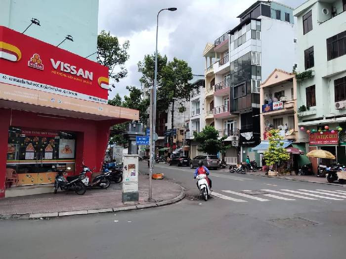 Bán nhà 2 tầng mặt tiền Nguyễn Thái học  Quận 1