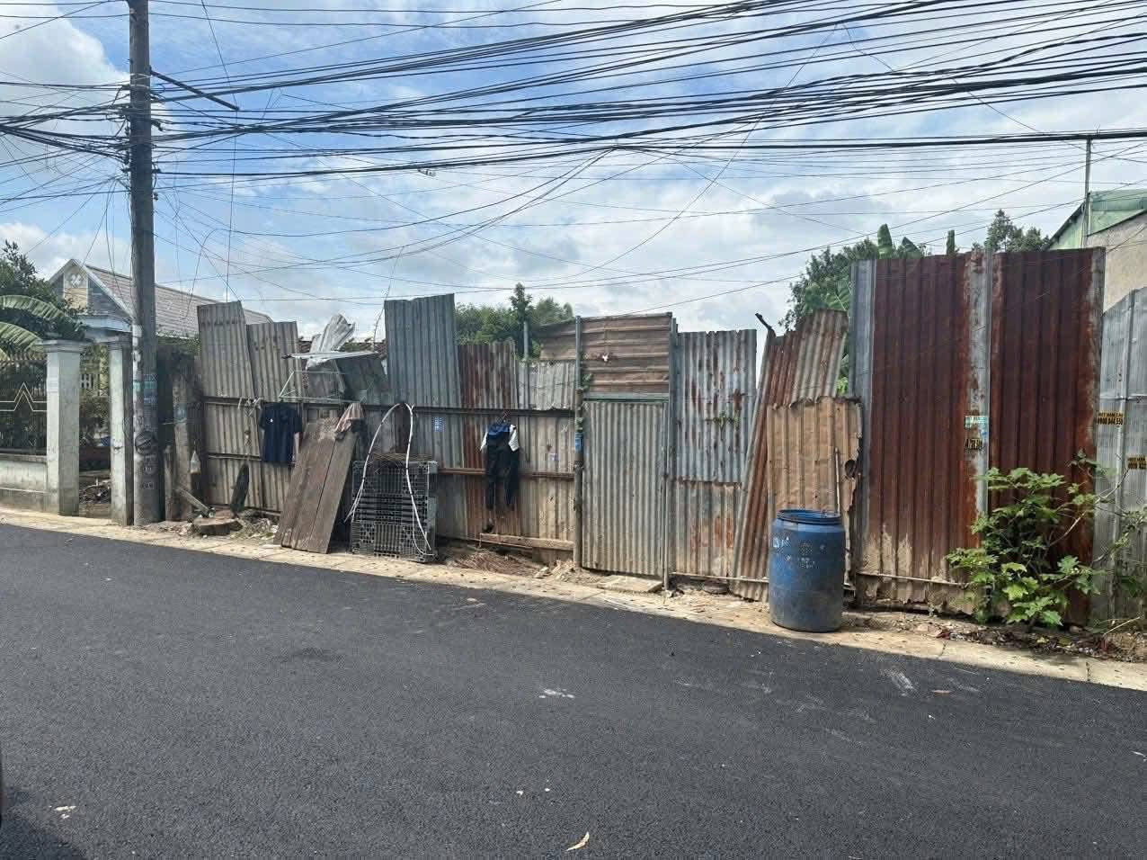 Bán đất 3739.7m² ngang 11m giá 21.2 tỷ Phường Chánh Hiệp 0815422197