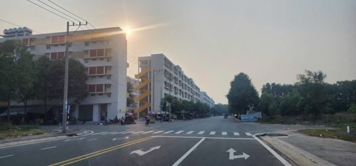 Bán đất ĐỊNH HÒA  14831.7m² ngang 197m giá 250 tỷ Phường Chánh Hiệp 0815422197