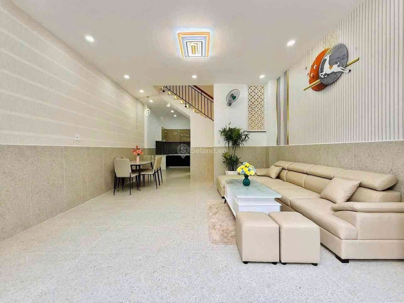 Bán nhà đẹp 1 trệt lầu, sổ sẵn ngay Cách Mạng Tháng Tám, Chánh Nghĩa, Thủ Dầu Một, Giá mềm 2.1tỷ