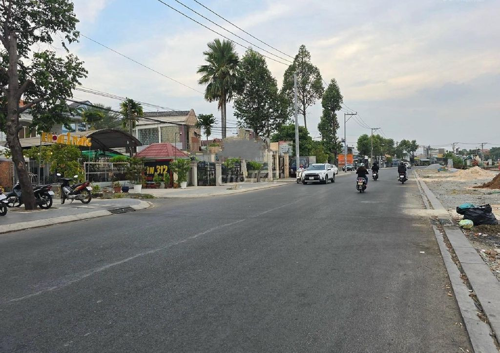 Cần bán lô đất mặt tiền bờ sông Sài Gòn ngay khu chợ Thủ Dầu Một
