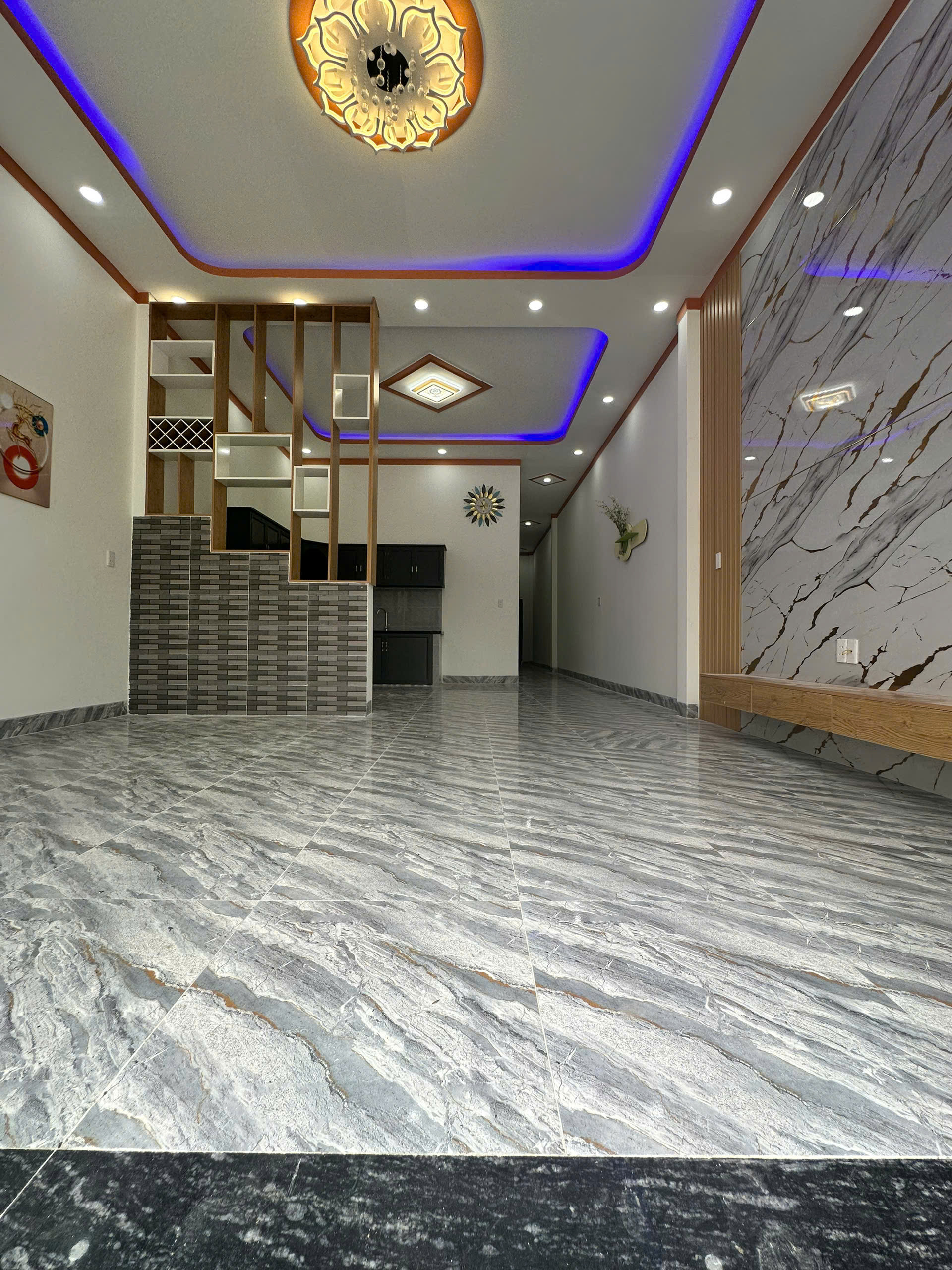 CĂN NHÀ CẤP 4 SÁT ỦY BAN CHÁNH PHÚ HÒA – 165 M2 SHR 1TY 7XX. LH:0868673151.