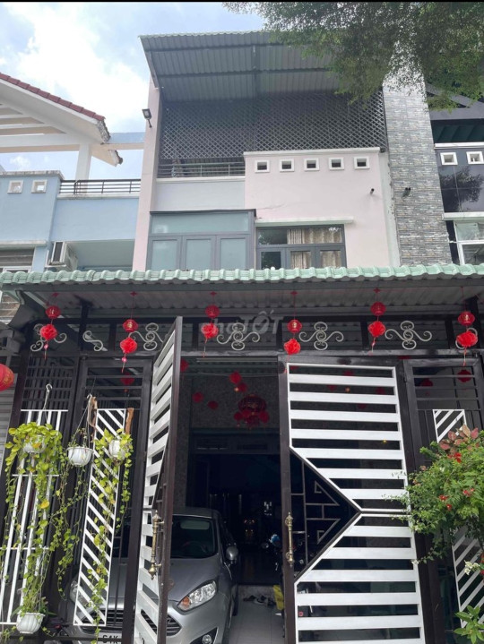 Nhà 1 Trệt, 2 Lầu Chanhd Phú Hòa Đẹp