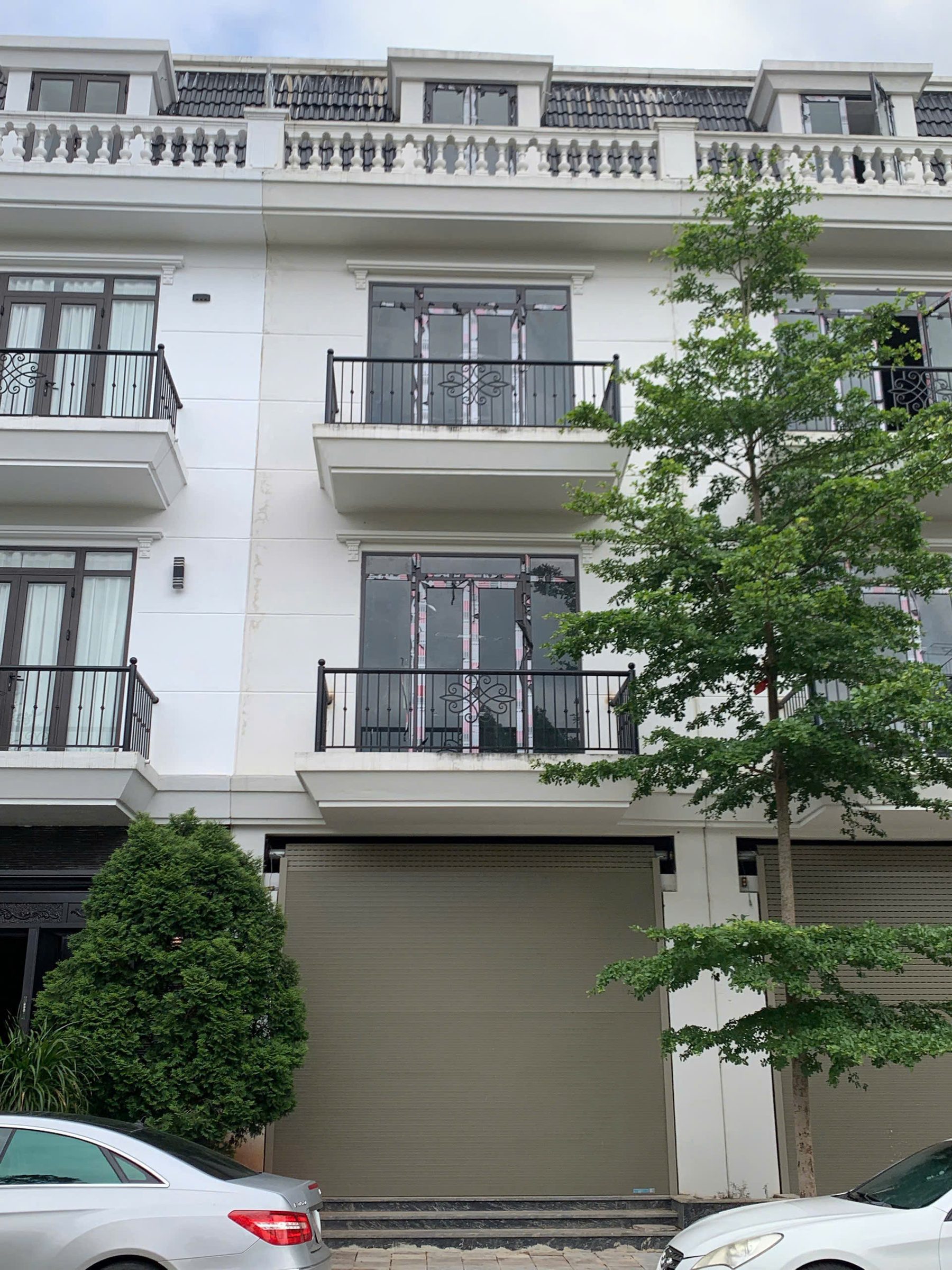 CẦN BÁN CĂN LK VIIEW CÔNG VIÊN 3 TẦNG 1 TUM 85.5M2 X4.5 TỶ KHU ĐÔ THỊ AN PHÚ- SƠN LA.
