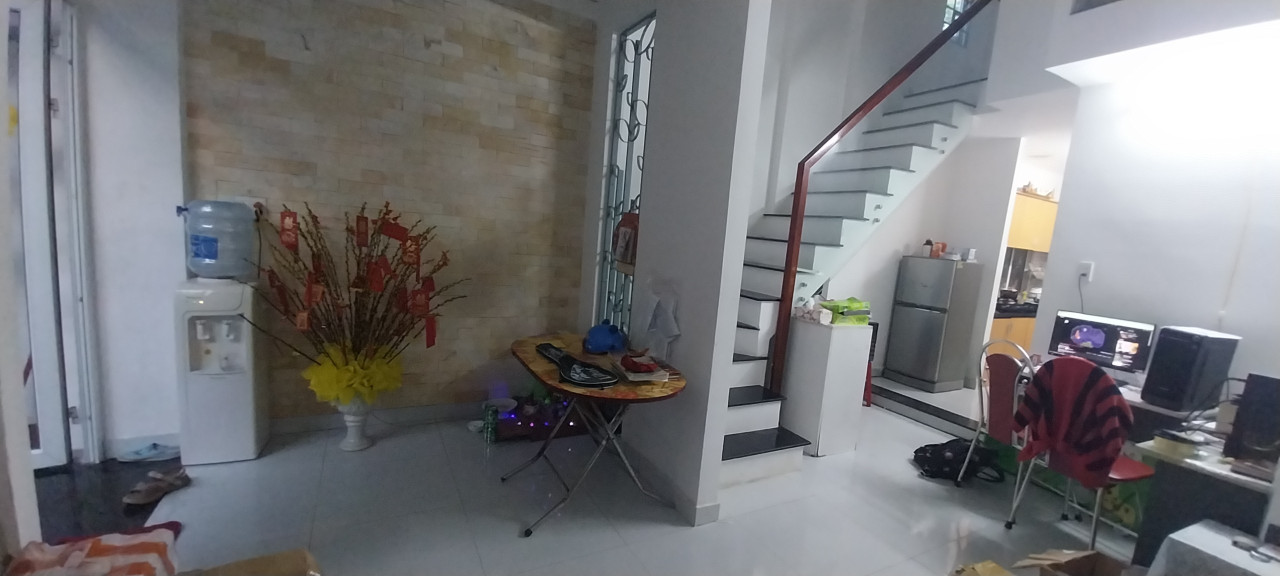# Nhà Kiệt gần Thái Thị Bôi, 67m2 sân công cộng 20m2 rộng thoáng, lửng đúc cứng, sạch đẹp 2.65  tỷ
