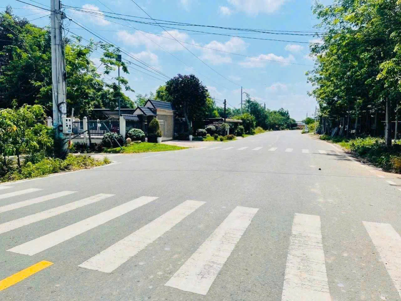 Bán đất 366m² ngang 5m giá 720 triệu Phường Chơn Thành Đường DH01