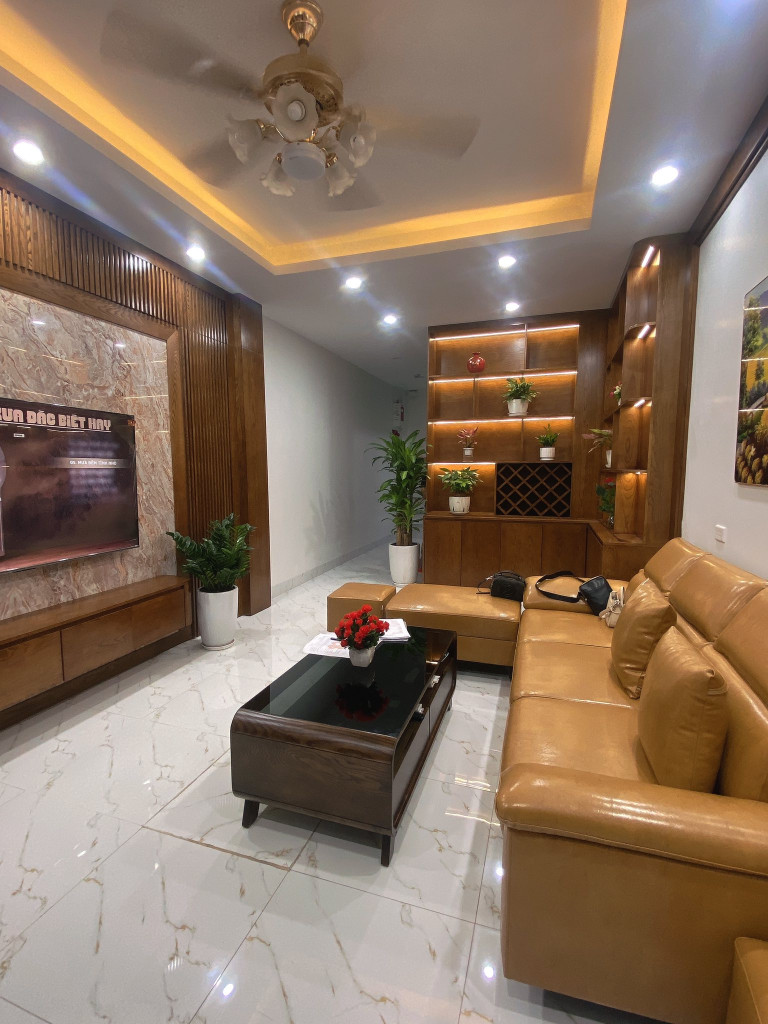 Bán Nhà! Trần Cung,30m ra Phố,Ngõ Nông,DT: 40m2 x 7Tầng,MT: 3.6m,Giá: 10.8 tỷ