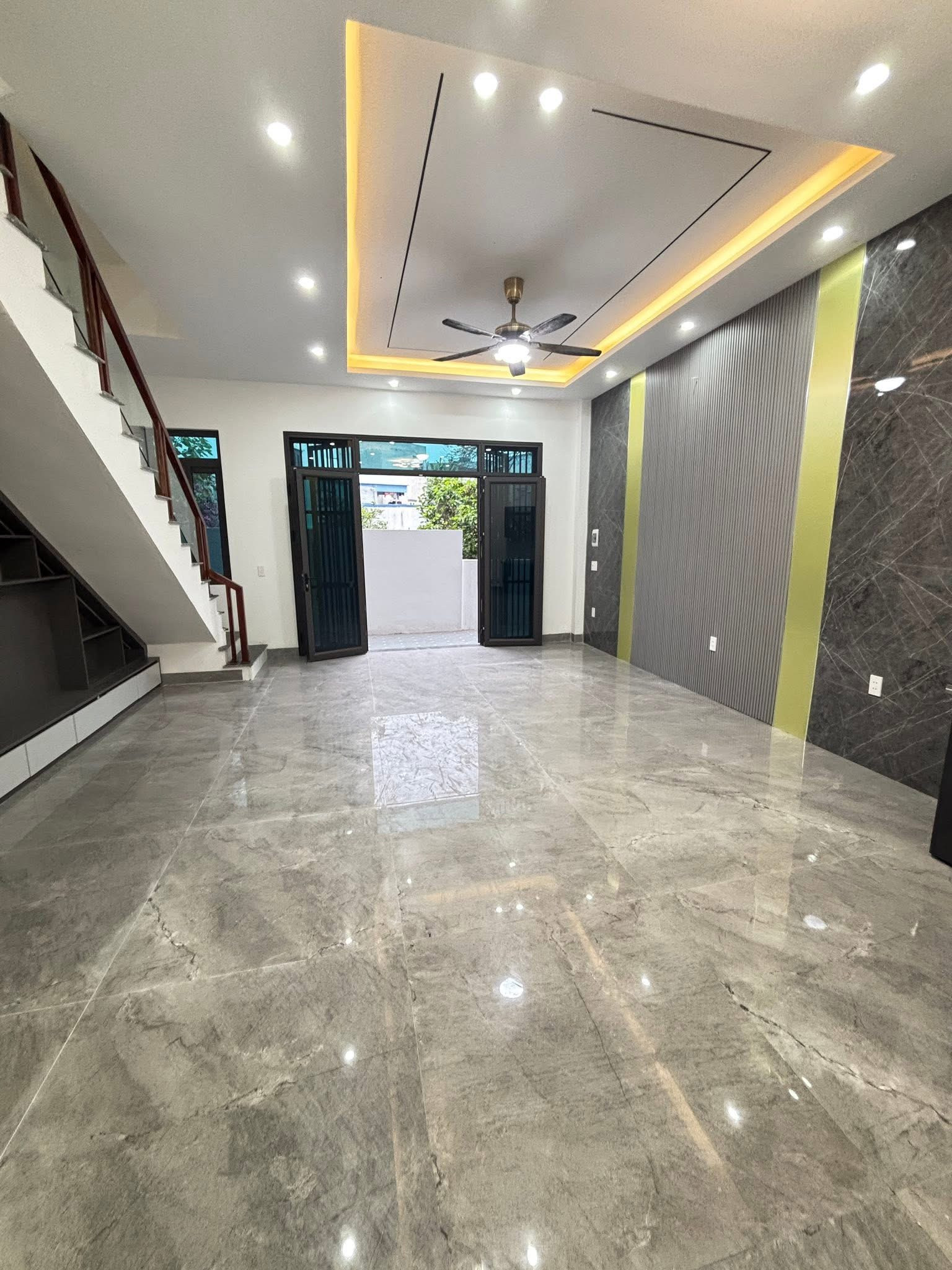 Nhà 3 tầng xây mới khu vực phạm ngũ lão - diện tích 45,3m ,giá 2,5 tỷ