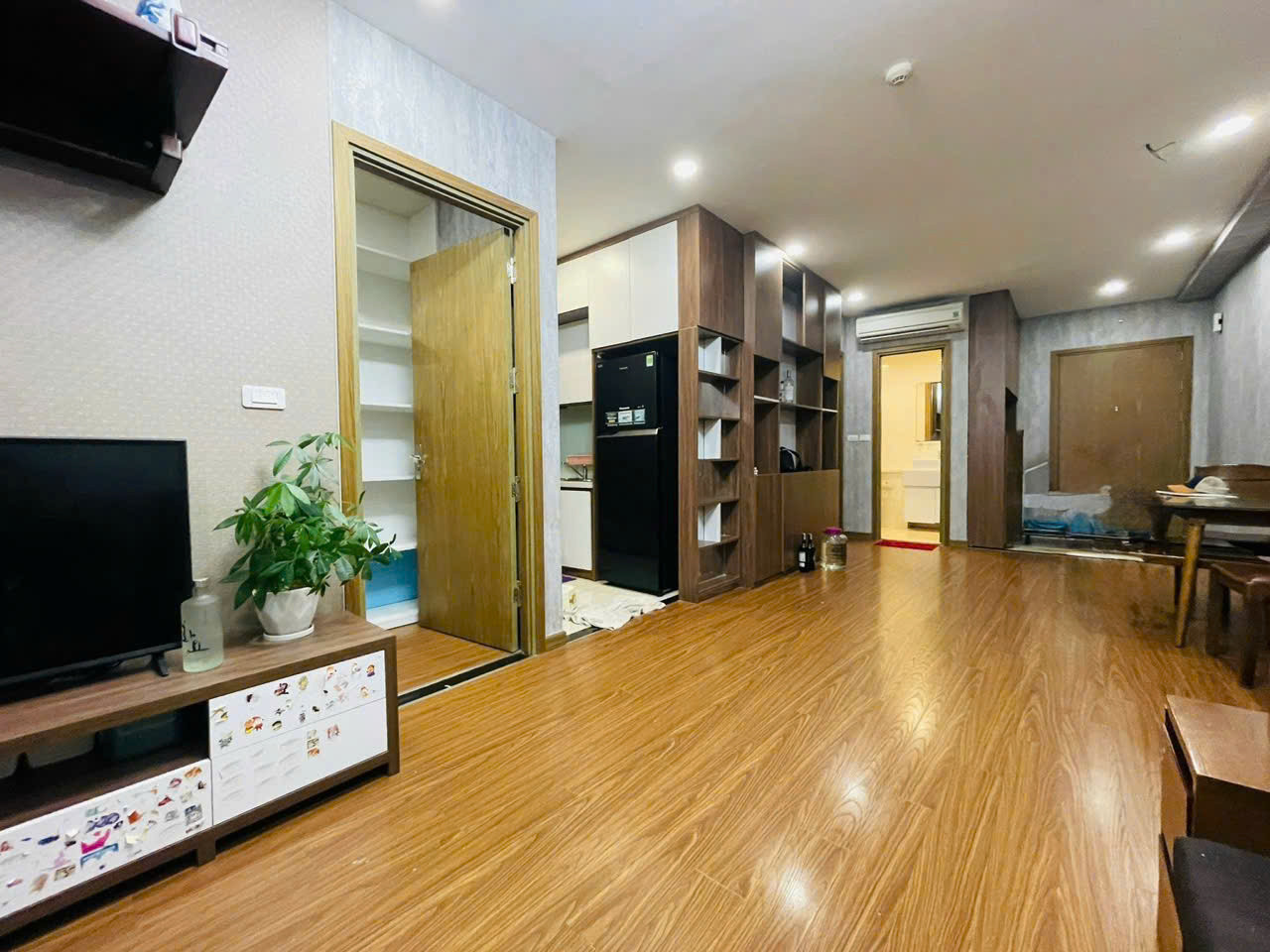 Căn hộ sổ đỏ CT4 Ecogreen - đường Nguyễn Xiển- Hoàng Mai 67m2, 2 ngủ giá chỉ 4.x tỷ