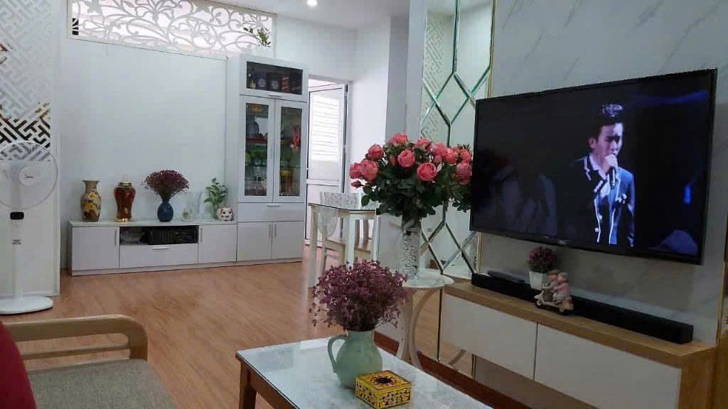 Căn hộ chung cư, sổ đỏ, toà - Vinaconex mặt đường Nguyễn Xiển - quận Hoàng Mai, 60m2, 2 ngủ, giá chỉ 3.9 tỷ