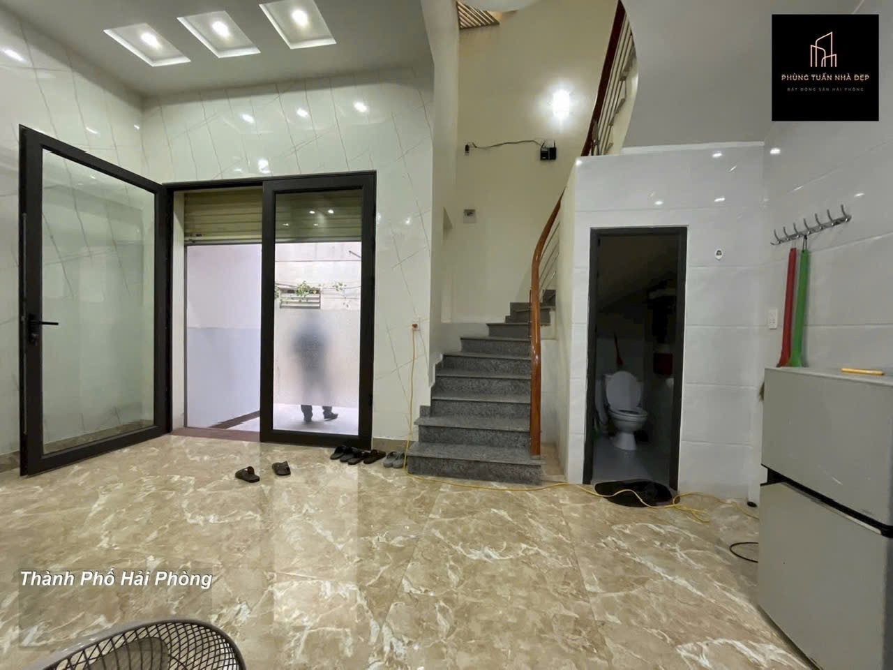 Bán nhà 3 tầng, 3 phòng ngủ, 2 nhà wc, ngõ Nam Pháp 1- Đằng Giang - Ngô quyền - HP. Diện tích 40m2. Giá 2,7xxt tỷ