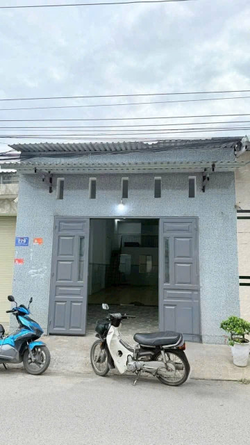 Bán nhà MT VŨNG VIỆT  3084.8m² ngang 5m giá 4.2 tỷ Phường Dĩ An : 0815422197