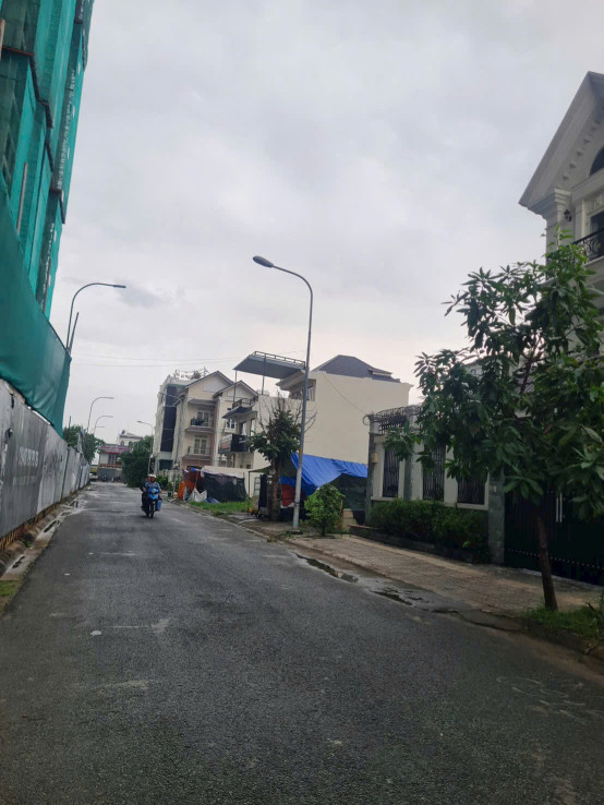 BDS HVL Bán biệt thự đá bình dương đông nam đối diện dự án căn hộ cao cấp novaland