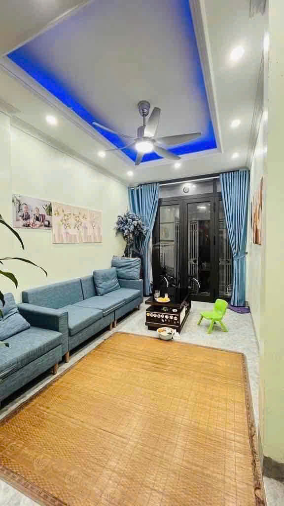 Cho thuê nhà ngõ  61 Phùng Chí Kiên, 4 tầng x 35m2, 4 ngủ, 16 Triệu