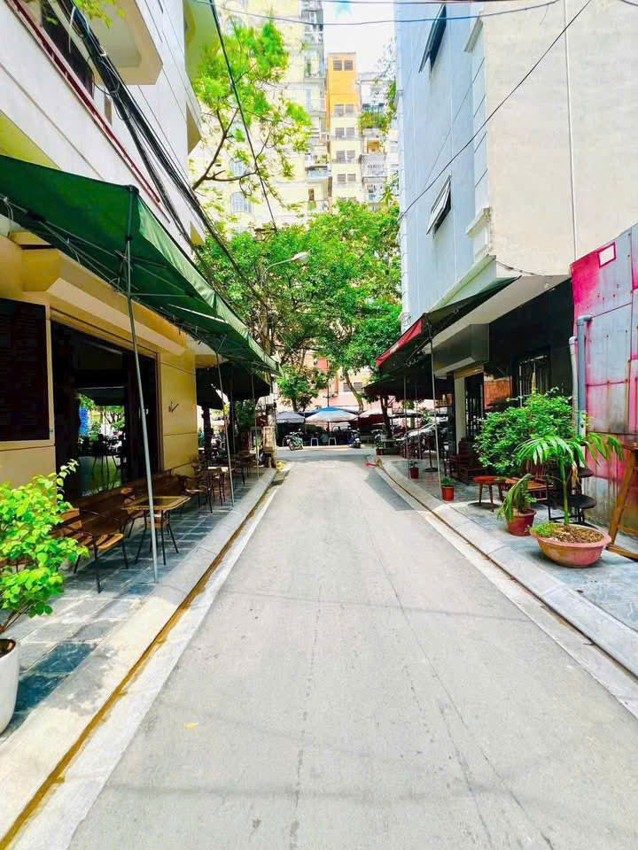 TRẦN QUÝ KIÊN, PHÂN LÔ, VỈA HÈ KINH DOANH SẦM UẤT, THOÁNG TRƯỚC SAU, MUA LÀ LÃI