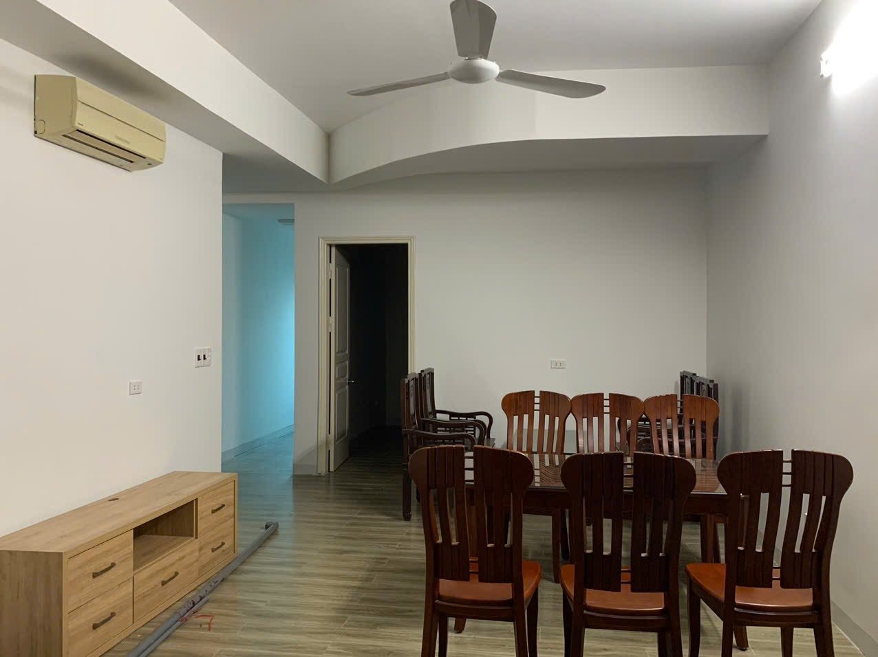 Cho Thuê Căn Hộ Chung Cư Trần Thái Tông - Cầu Giấy 100M²  3 Ngủ - Full Nội Thất Mới - Giá Thuê 16tr