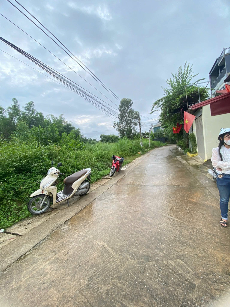 Đất gần trường kinh tế