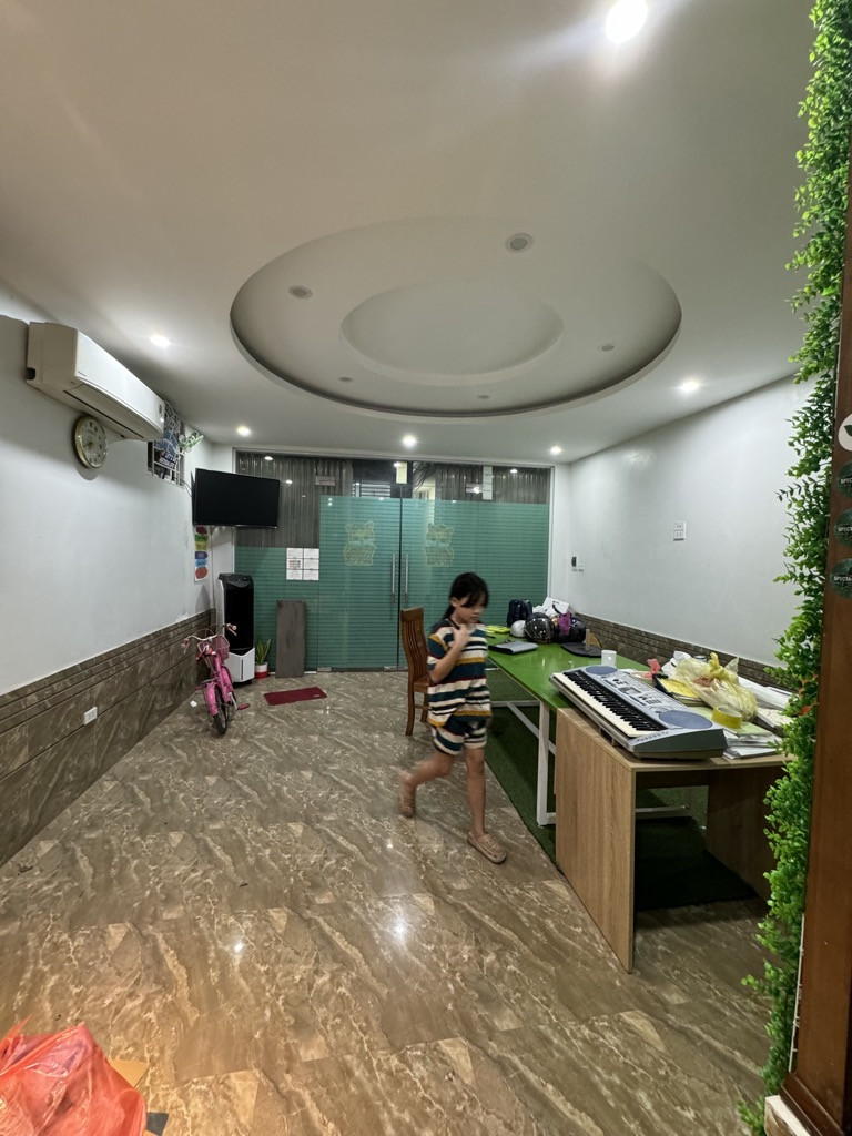 Bán nhà phố Lê Trọng Tấn, căn góc, ô tô đỗ cửa, nhà đẹp, 40m, 5T, 8.2 tỷ