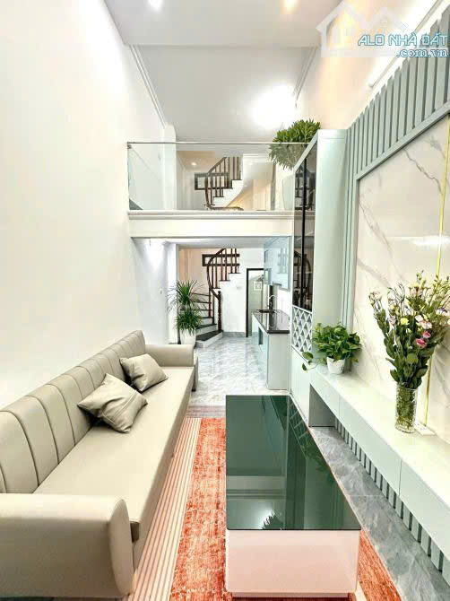 Bán nhà Định Công Thượng, dt 25m2 x 04 tầng. Giá: 4,85 tỷ Có thương lượng.
