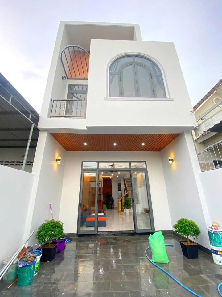 NHÀ MỚI XÂY CHÍNH CHỦ NGAY ĐƯỜNG NGUYỄN VĂN THÀNH- TP MỚI -TP THỦ DẦU MỘT