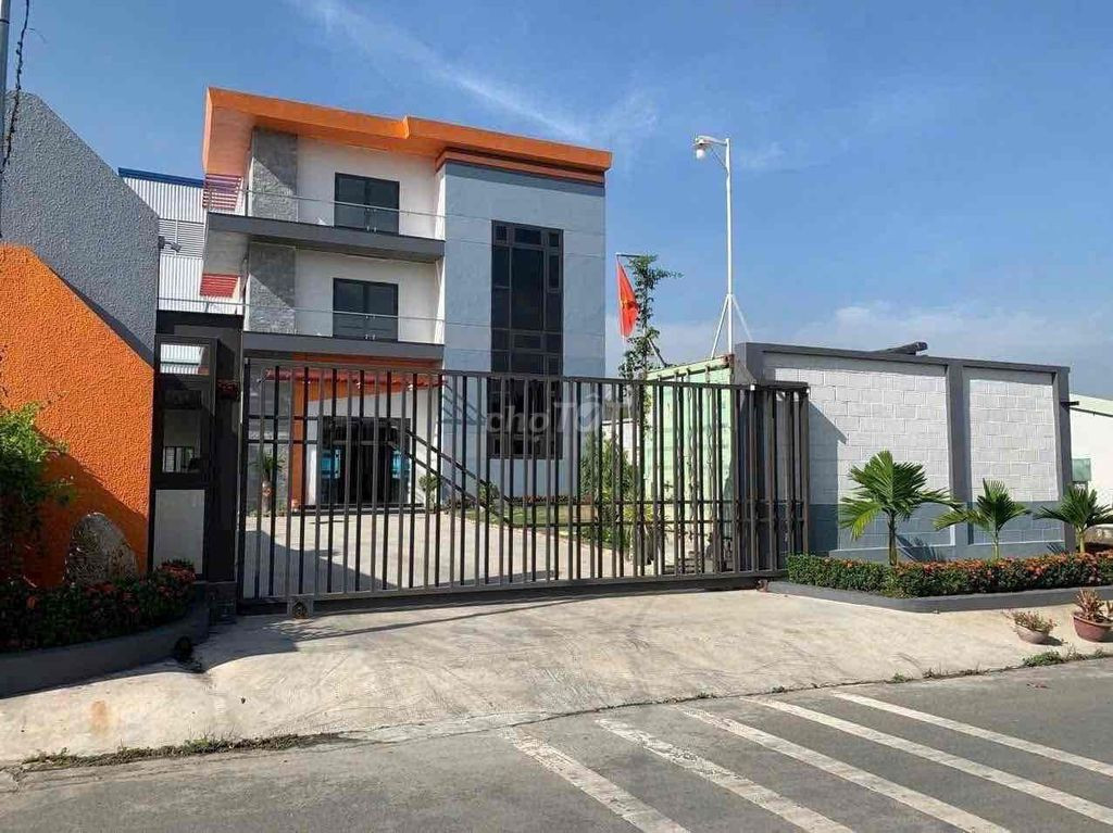 KHO ĐÚC TẤM KIÊN CỐ NGAY ĐỊNH HÒA, TDM, DT 837M2 XE CONTAINER VÔ