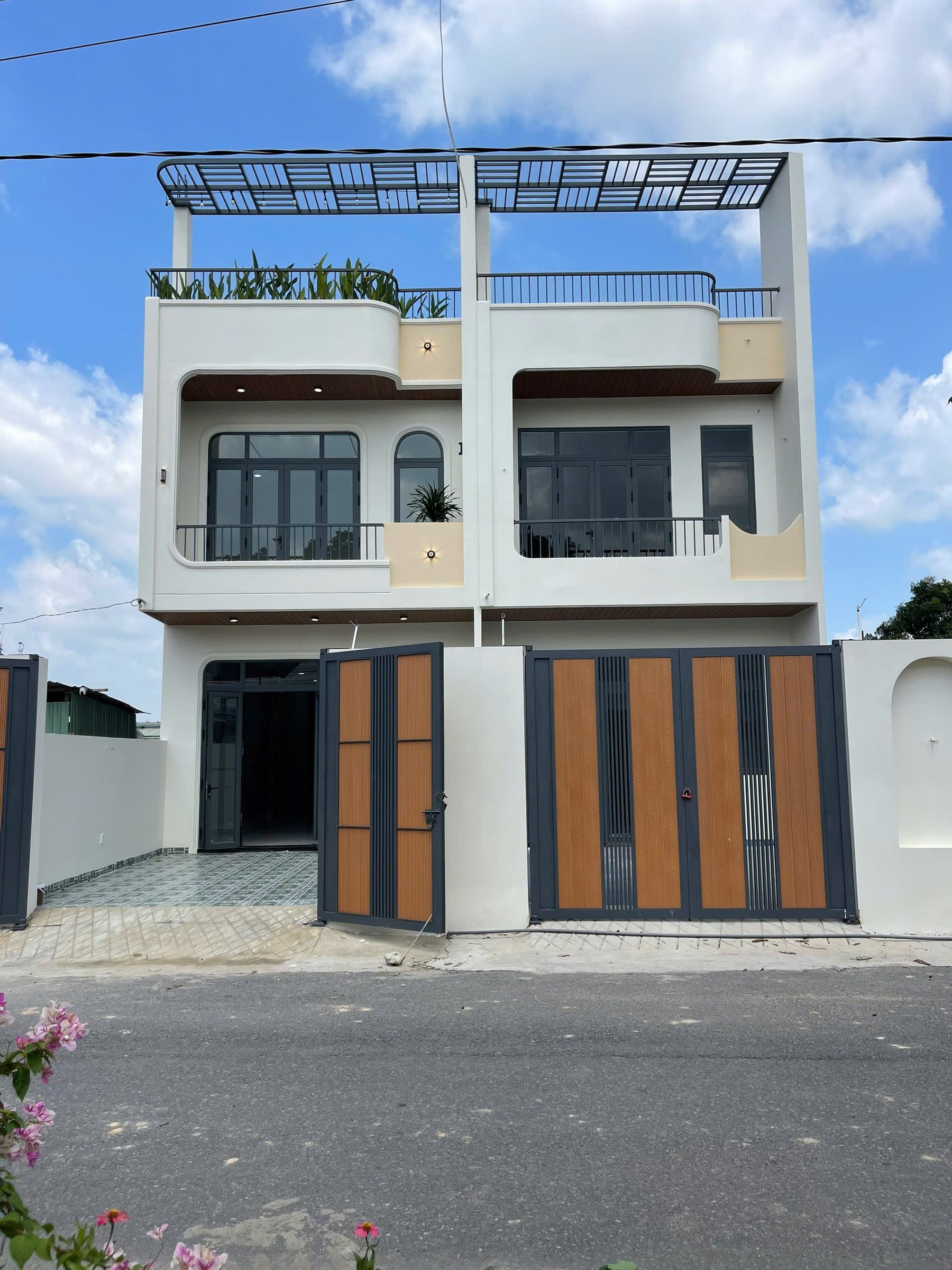 Bán Nhà riêng 108m² thổ cư 60m² giá 3.6 tỷ tại Phường Định Hoà Thành phố Thủ Dầu Một Bình Dương
