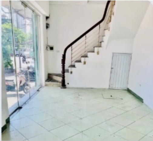 ⭐Chính chủ cho thuê mặt bằng KD hoặc VP tầng 1 và 2 mặt đường Trường Chinh, Đống Đa. 0372879441