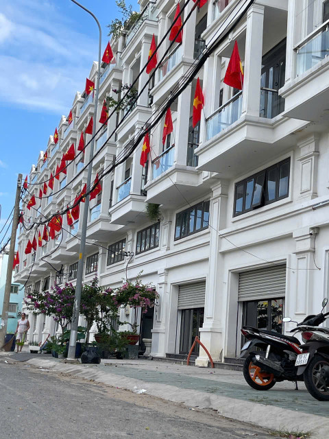 Bán nhà 340,9m² ngang 5m giá 15 tỷ Phường Đông Hưng Thuận
