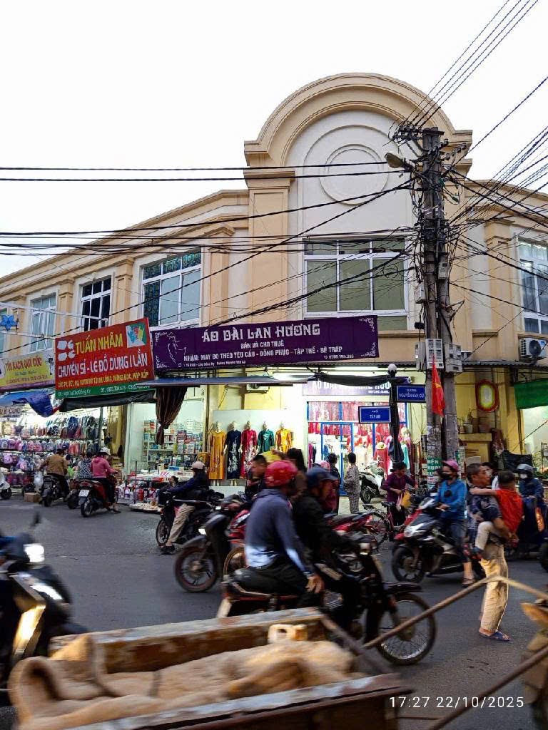 NHÚ 2 TỶ - ĐƯỜNG THÔNG Ô TÔ - NGAY CHỢ ĐỒNG KỴ - TIỆN ÍCH NGẬP TRÀN