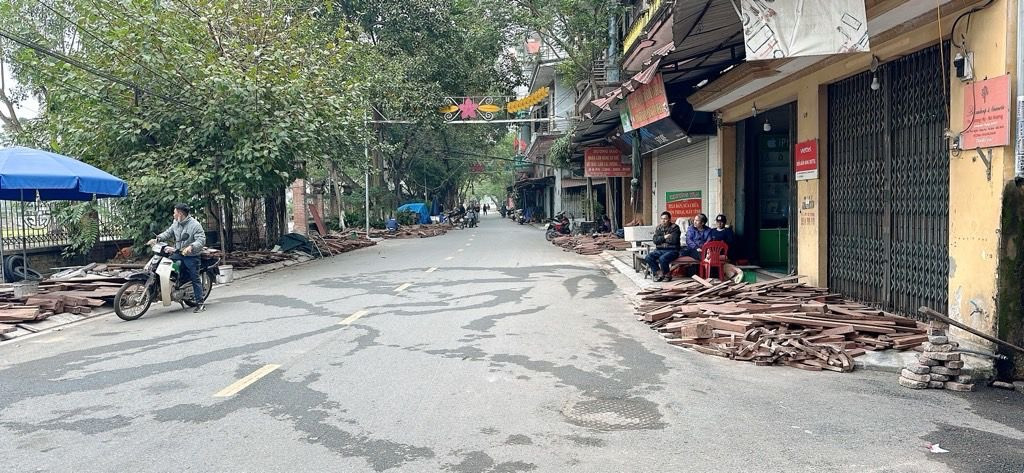 LÔ GÓC - GẦN CHỢ ĐỒNG KỴ - SÁT ĐƯỜNG 277 - Ở HOẶC ĐẦU TƯ ĐỀU ĐỈNH - LOANH QUANH 2 TỶ