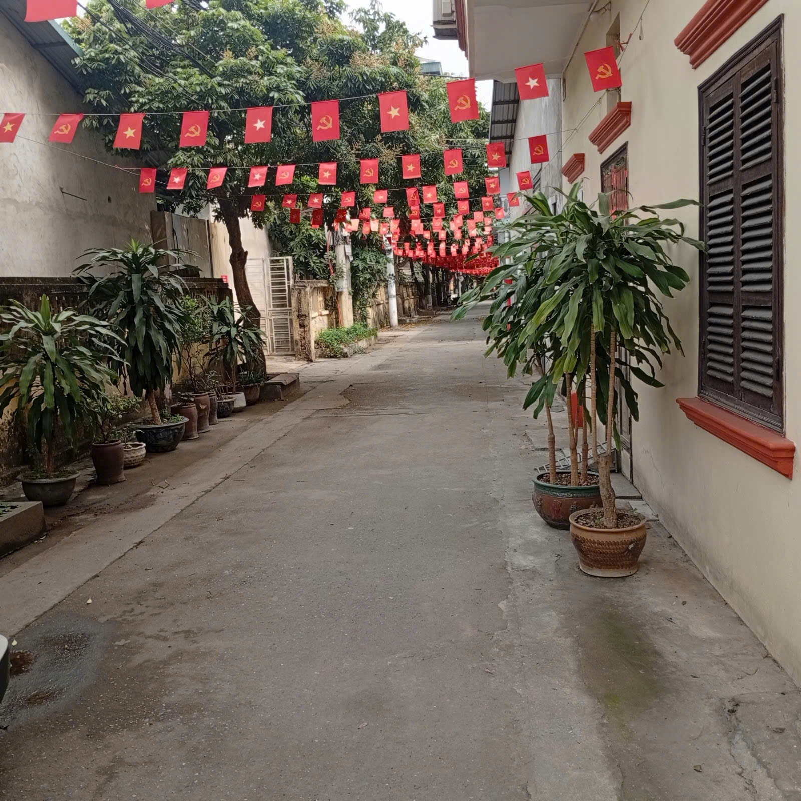 Bán Đất Đẹp - Đất Vuông Vắn - Trung Tâm Lê Văn Hiến - OTO tránh vào nhà - QH ổn định