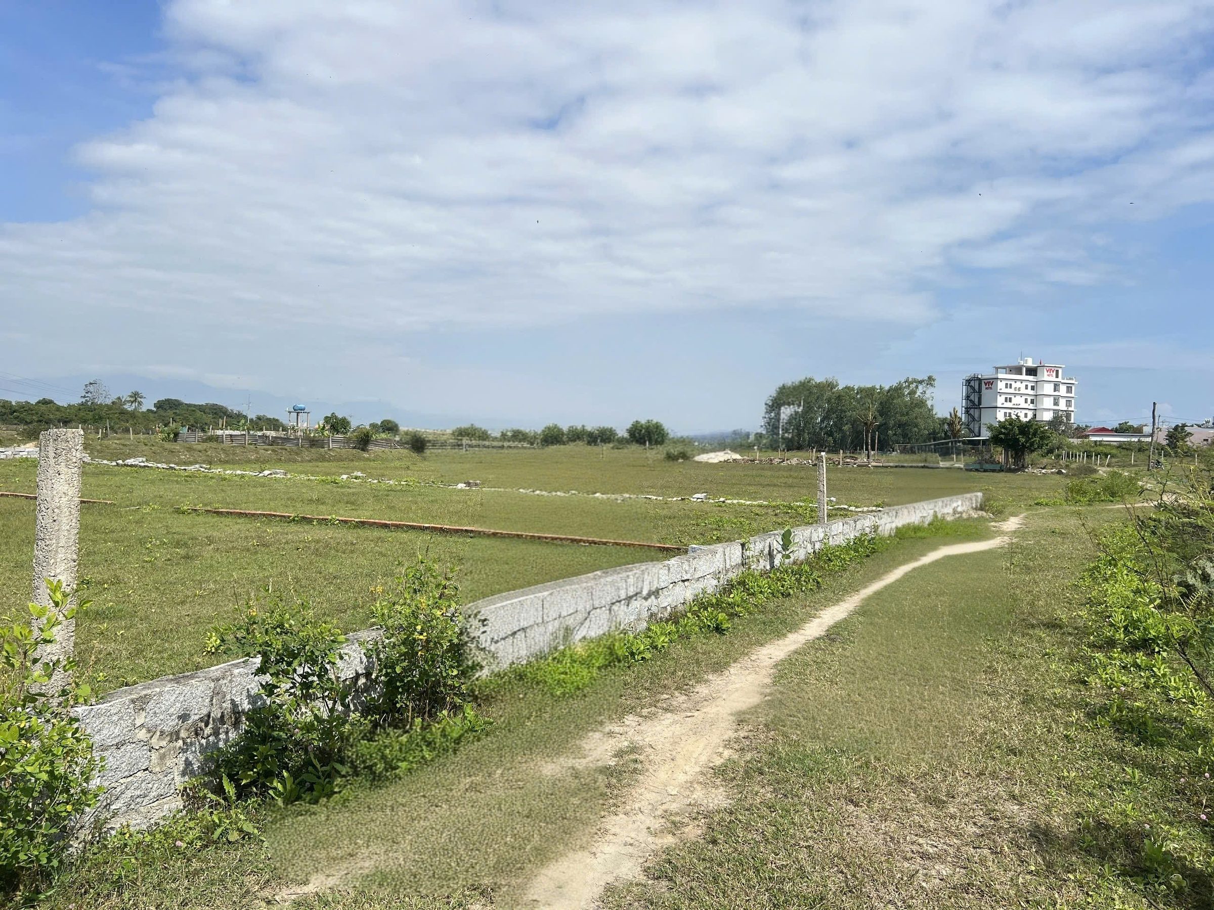 0938113403 Bán đất 706.5m² có sẵn 670m² thổ cư ngang 17.73m giá 7 tỷ tại Phường Đông Ninh Hòa Z436