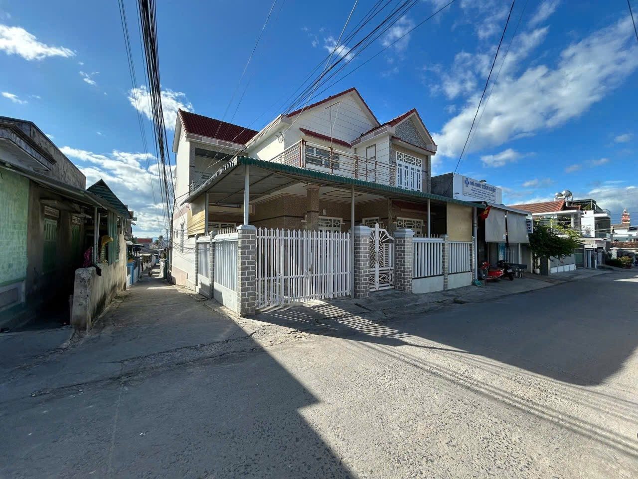 0938113403 Bán nhà 168m² ngang 10m giá 5.5 tỷ tại Phường Đông Ninh Hòa Z499