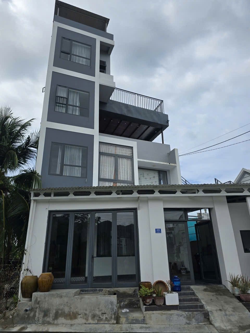 Z615 0938113403 Bán Homestay kinh doanh dòng tiền 127m² full thổ cư ngang 5m giá 10 tỷ tại Phường Đông Ninh Hoà