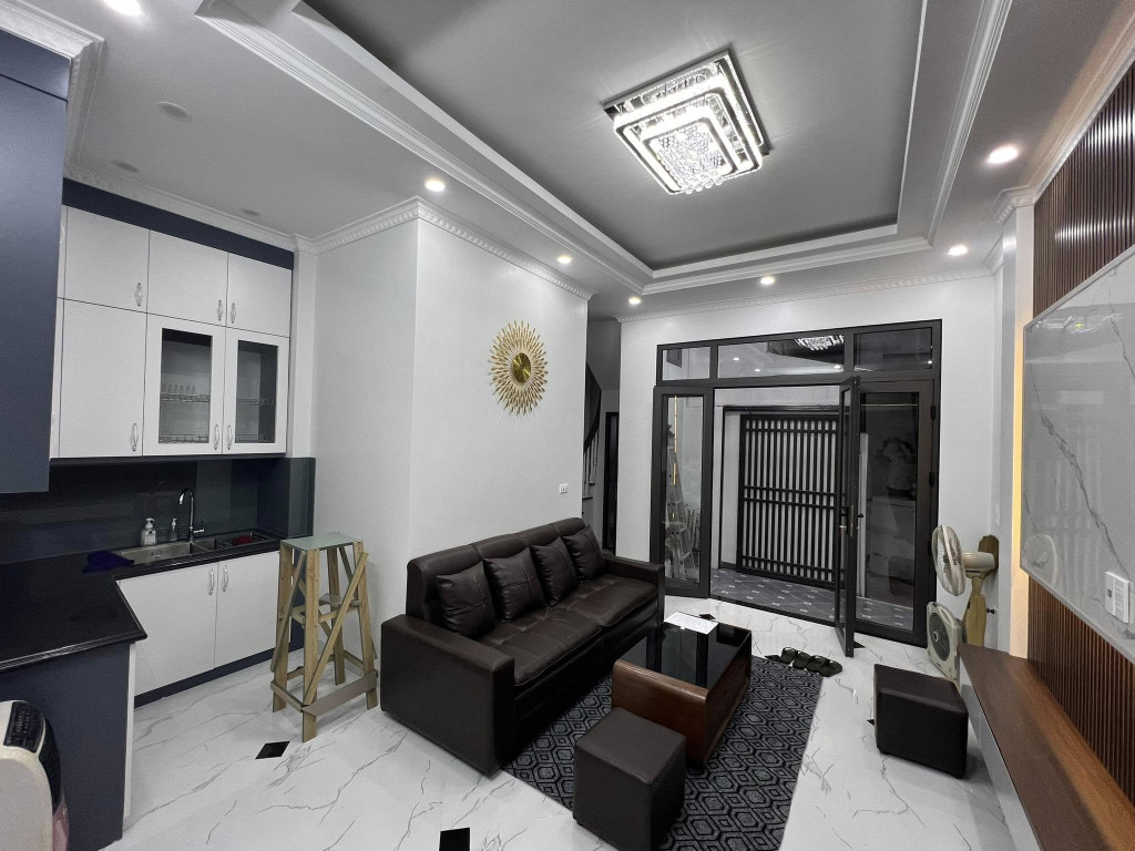 Nhà Mới! phố Vọng,30m ra Phố,Thang Máy,DT:35m2 x 5Tầng,MT: 5m,Giá: 9.7 tỷ Hai Bà Trưng