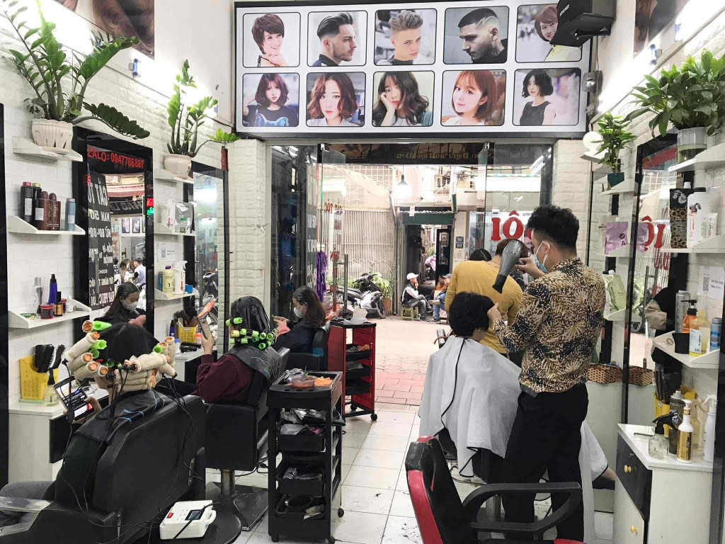 SANG NHƯỢNG CỬA HÀNG TÓC – NGÕ TỰ DO
