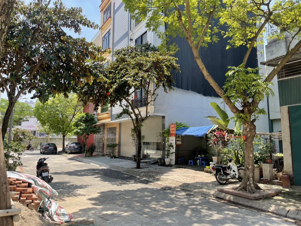Gần siêu thị aeone hà đông mảnh đất 50m phân lô vỉa hè Dương nội chủ cần bán gấp