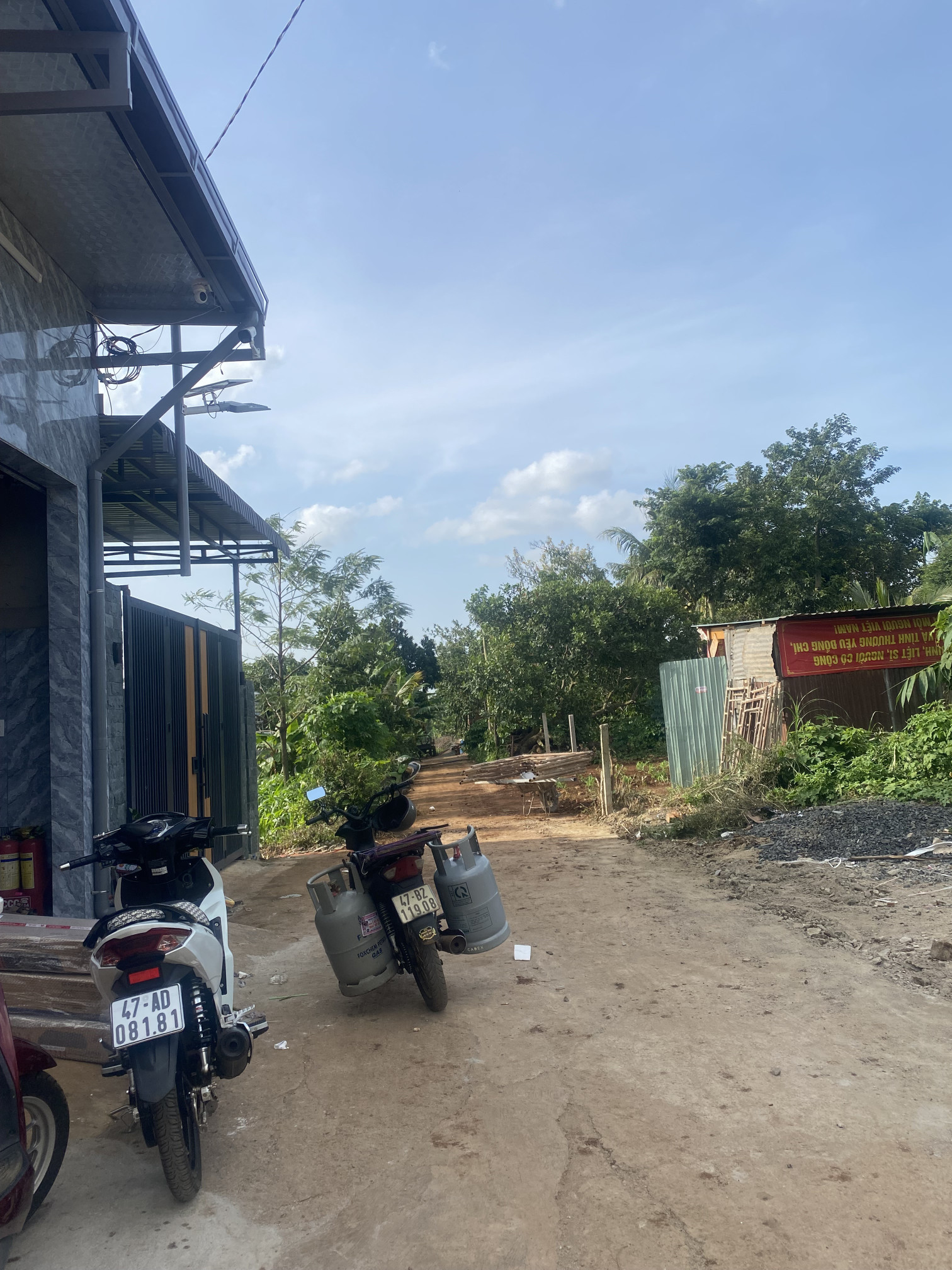 🔥BÁN ĐẤT ĐẸP SAU LƯNG CHỢ EAKAO – CÁCH Y WANG 300M – THỔ CƯ FULL, GIÁ CHỈ 1 TỶ 2