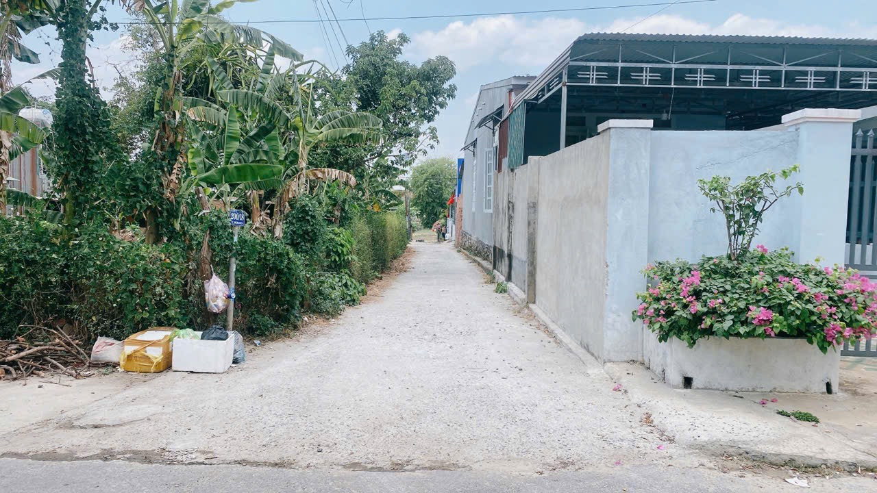GÓC 2 MẶT TIỀN HẺM 200 Y WANG