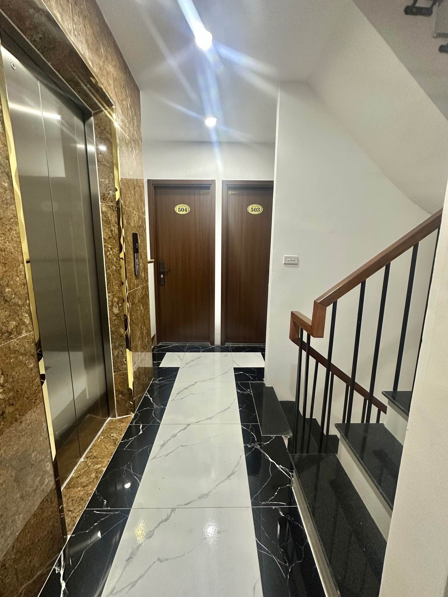 Bán TÒA CCMN FULL NỘI THẤT – 100M2 - 8 TẦNG - 24 PHÒNG KHÉP KÍN – DÒNG TIỀN GẦN 100 TRIỆU/THÁNG 🔥