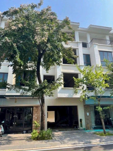 E Thu 0353895555 bán căn Vườn Tùng view công viên