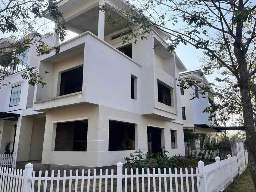 Chính chủ bán lô đất 300m² tại khu đô thị Ecorivers – nơi hội tụ đủ tiện ích: công viên, đường dạo bộ, cảnh quan xanh mát.