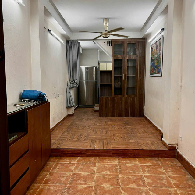 Cho thuê nhà Tôn Đức Thắng, Hàng Bột, Đống Đa. DT 35m x 4 tầng, giá 12tr