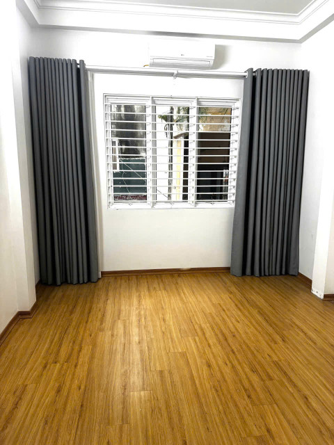 Cho thuê nhà nguyên căn ngõ 107 Tôn Đức, 38m2 x 4 tầng, 5 ngủ, 4 wc.16,5 Triệu