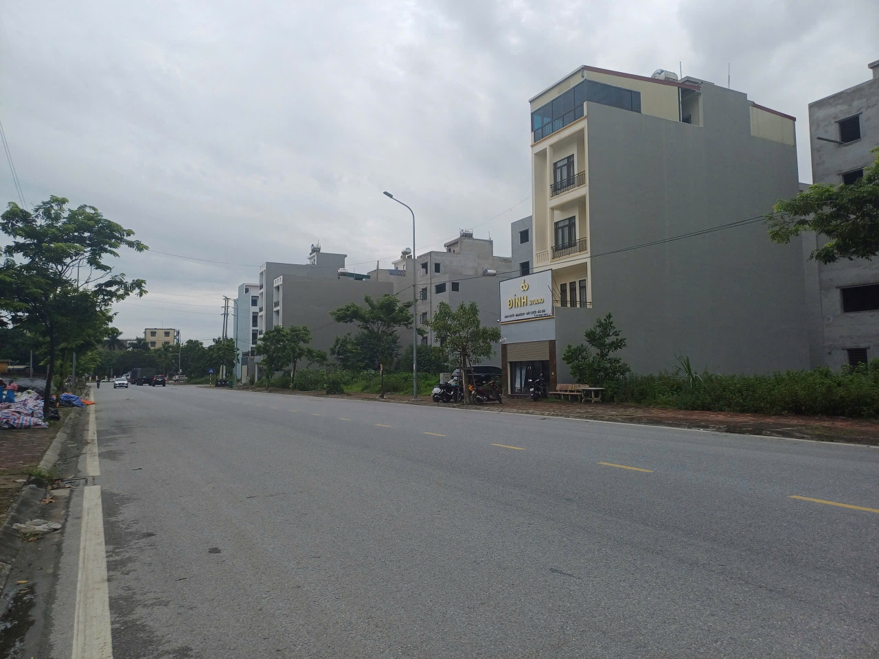 Bán 2 lô liền nhau 200m2 đất dãy L4 đường 27m. Giãn dân khắc niệm 1. Phường hạp lĩnh bắc ninh