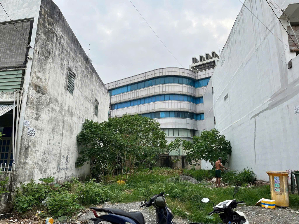 - DT: 376,8 m2 ngang 10.12m nở hậu; Hướng: Tây Bắc.  ⛺️ Hệ số: 4.2 xây dựng tối đa 9 tầng.   #phướcbình #villapark #melosa #lucasta #merita #riovista #giahòa #khang điền #anthiênlý #parkriverside #thảonguyênsàigòn #saigonhill #khangan #namlong #điềnphúcth