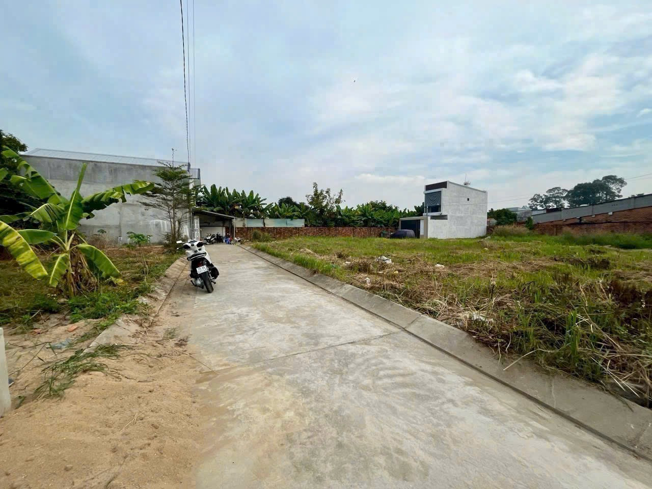 Đất Phường Hiệp Hoà Sổ riêng thổ cư, xây dựng tự do Đường Ô Tô . Chỉ : 1Tỷ750