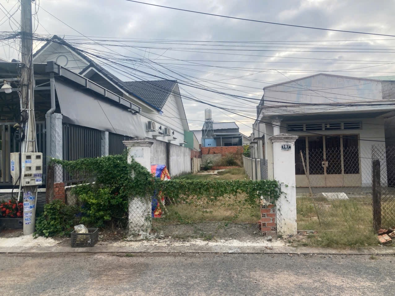 Nền 5x30 thổ cư hết đất Hẻm 35 huỳnh tấn phát , vị trí đẹp, trung tâm các khu bàn cờ